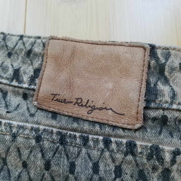 🌸 True Religion Halle Mojave Snake Print Cropped Skinny Jeans Pants Size 28 - Picture 4 of 6